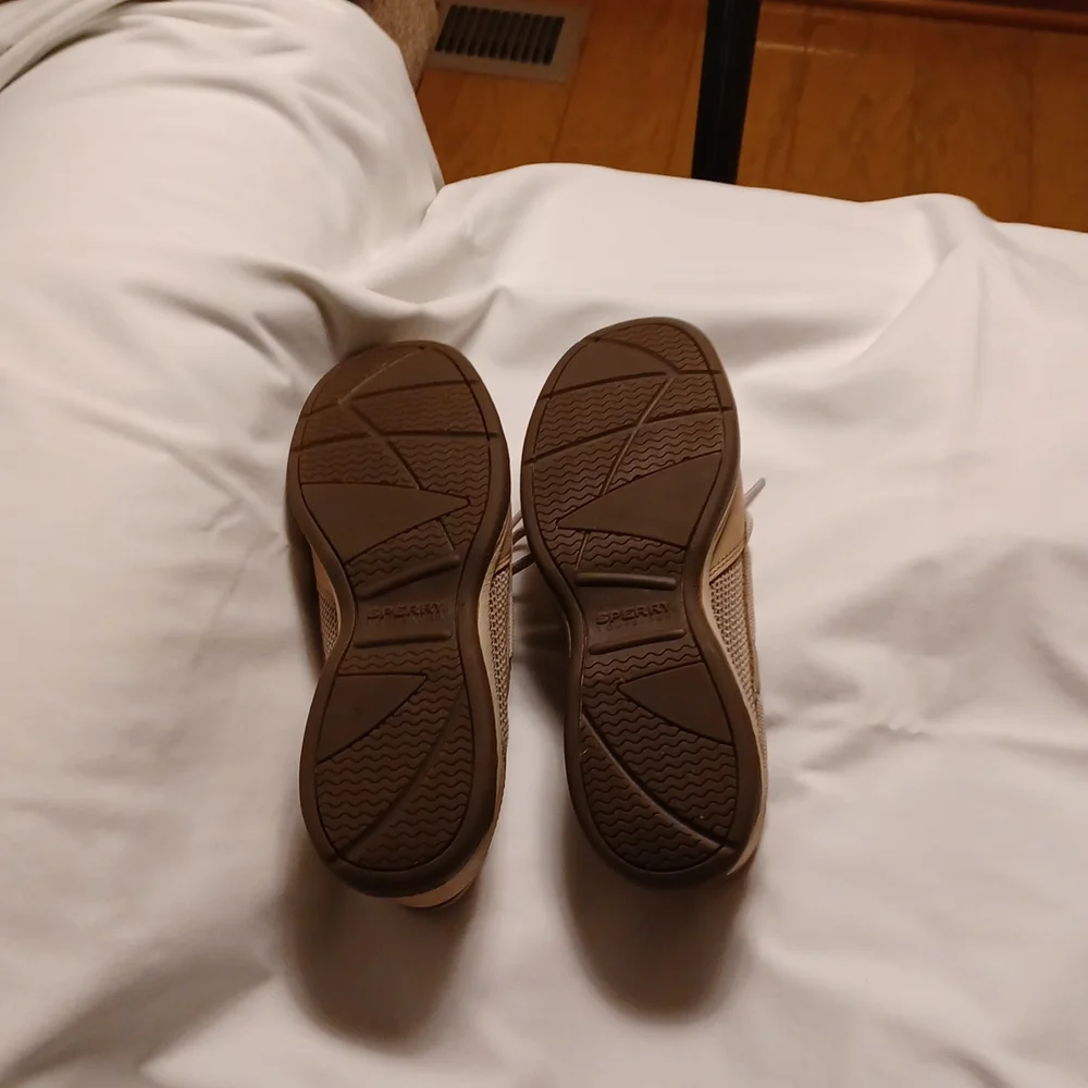 Shoes - Picture 3 of 4